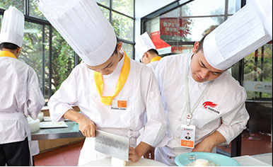 去華南烹飪學校需要準備什么